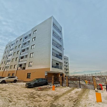 Airport High Class & Parking Apartment Iasi Bagian luar foto