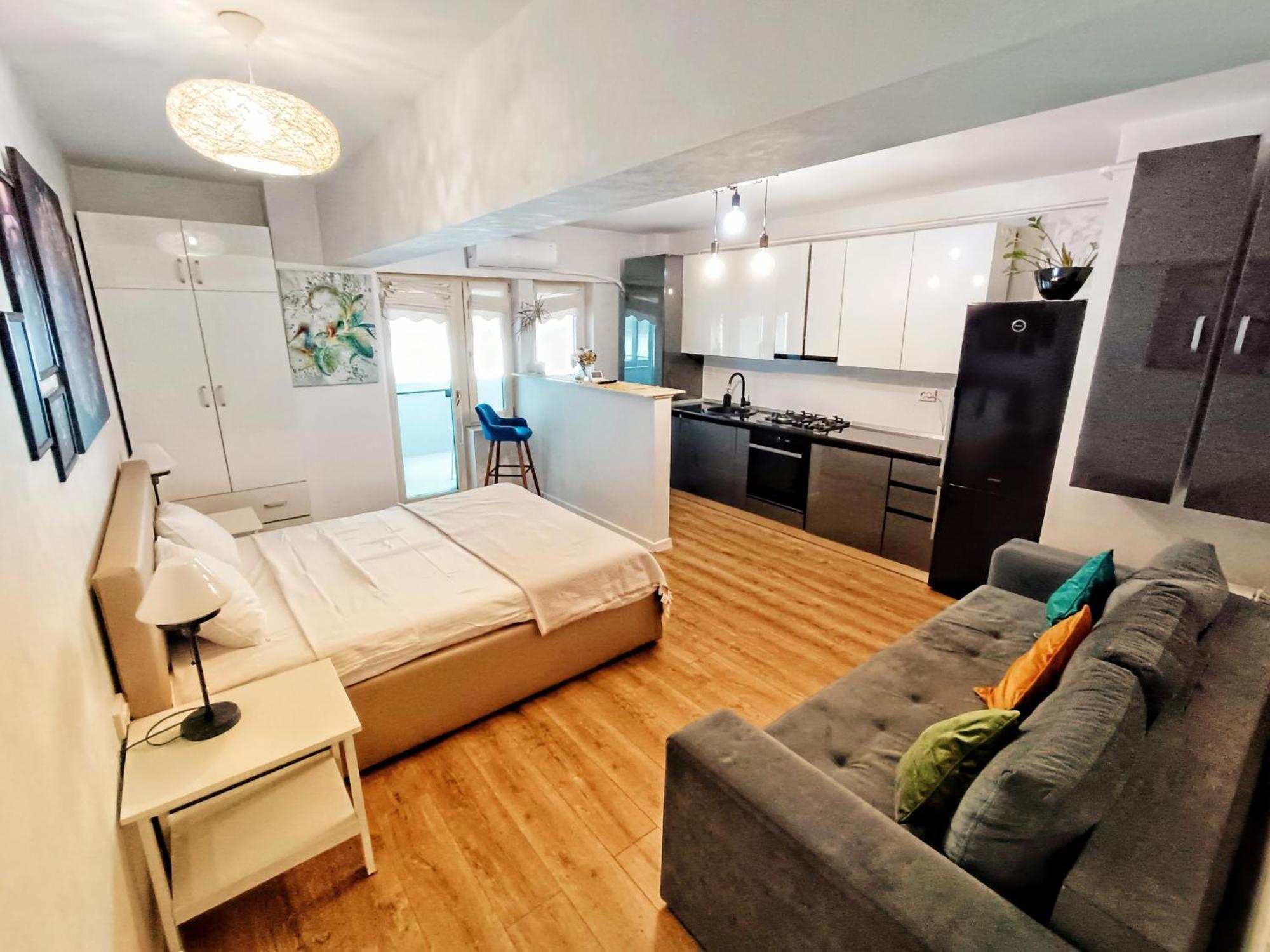 Airport High Class & Parking Apartment Iasi Bagian luar foto